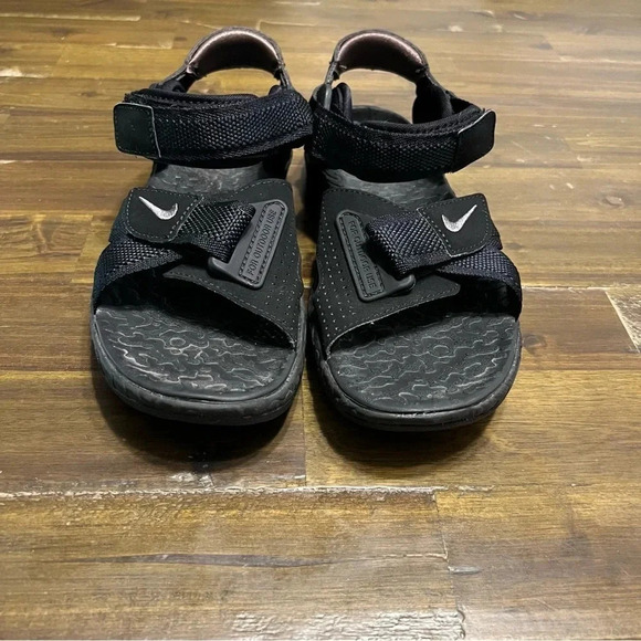 Nike ACG Air Deschutz+ Black Sandals - Picture 2 of 12